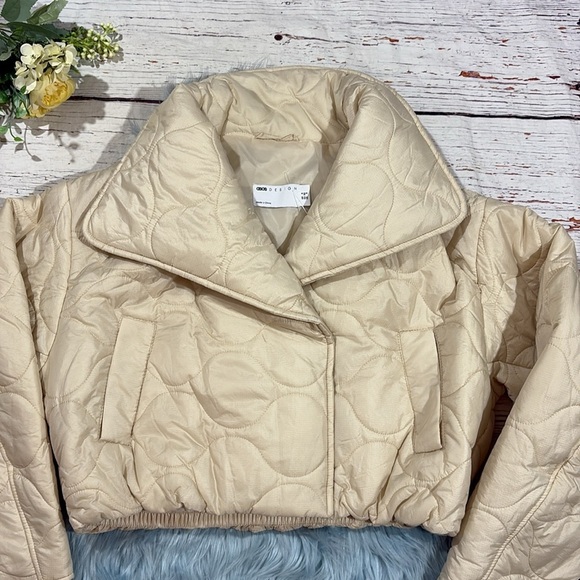 ASOS DESIGN cropped onion quilted jacket in cream - Picture 6 of 9